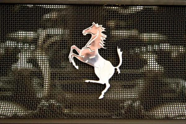 Ferrari F50 aizmugurējā emblēma